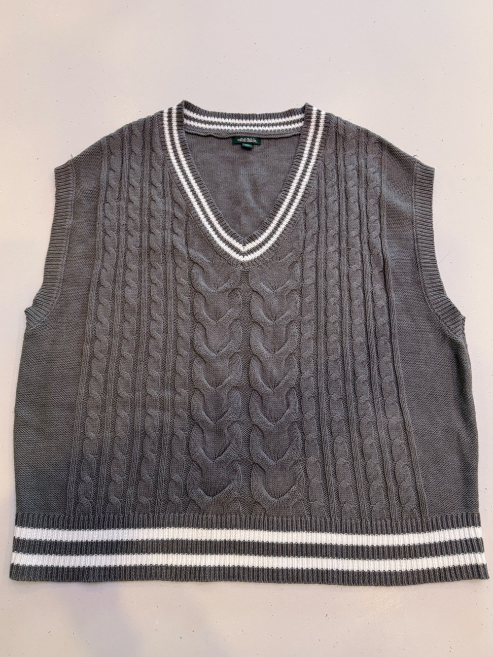 Wild Fable Cable Knit Sweater Vest Gray Striped Trim Women’s Large Preppy V Neck